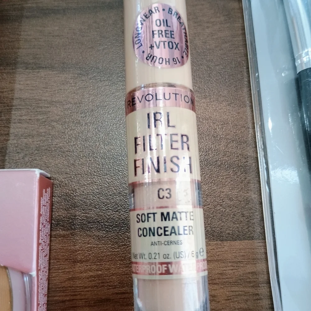 Makeup Bundle. Concealer, Press Powder, Concealer Brush, Lipstick, Lip Gloss